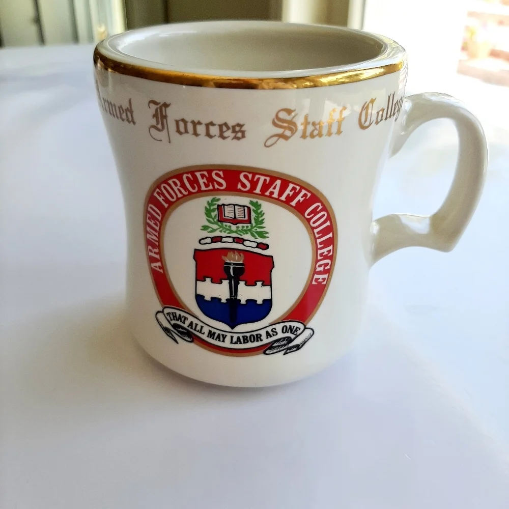 VTG ARMED FORCES COLLEGE MUG - Picture 1 of 10
